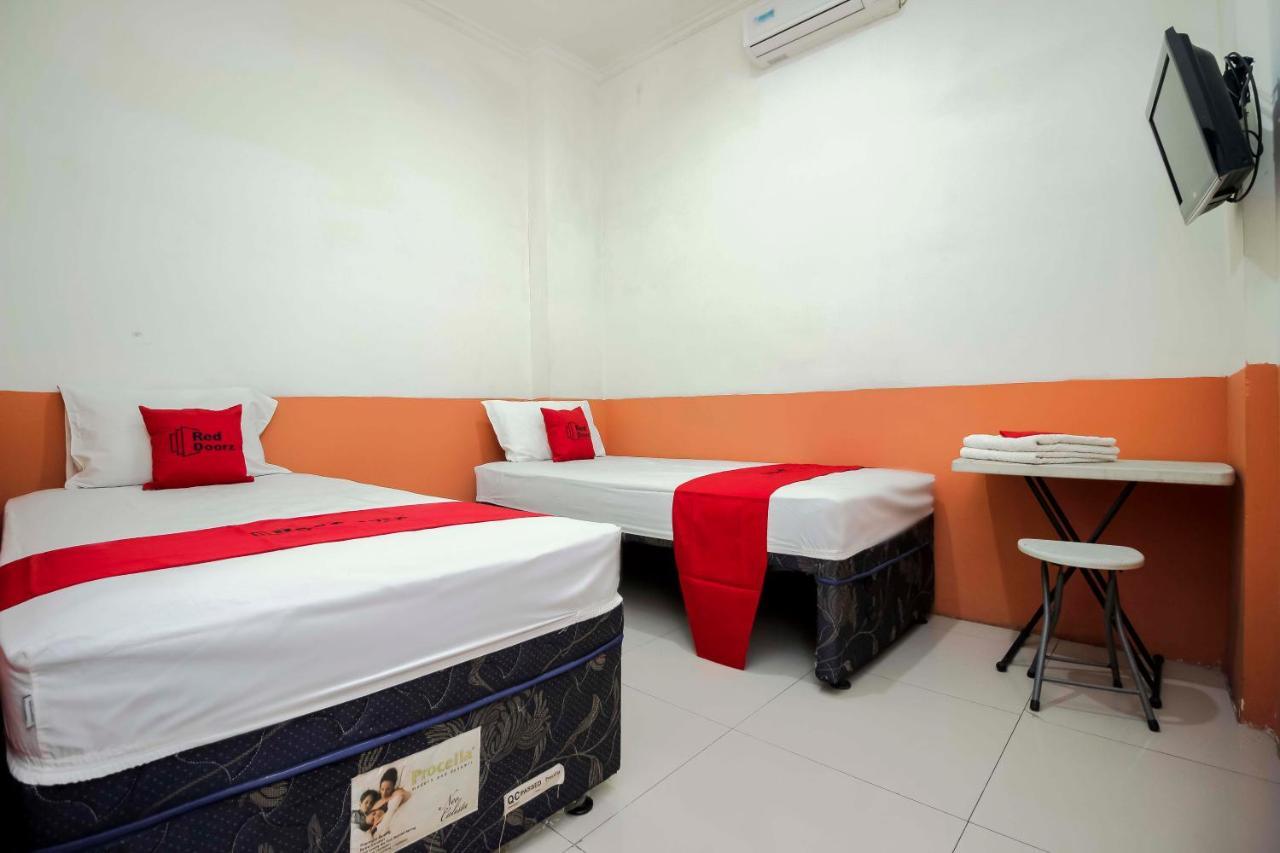 Reddoorz Near Jalan Jendral Sudirman Manado Hotel Exterior photo